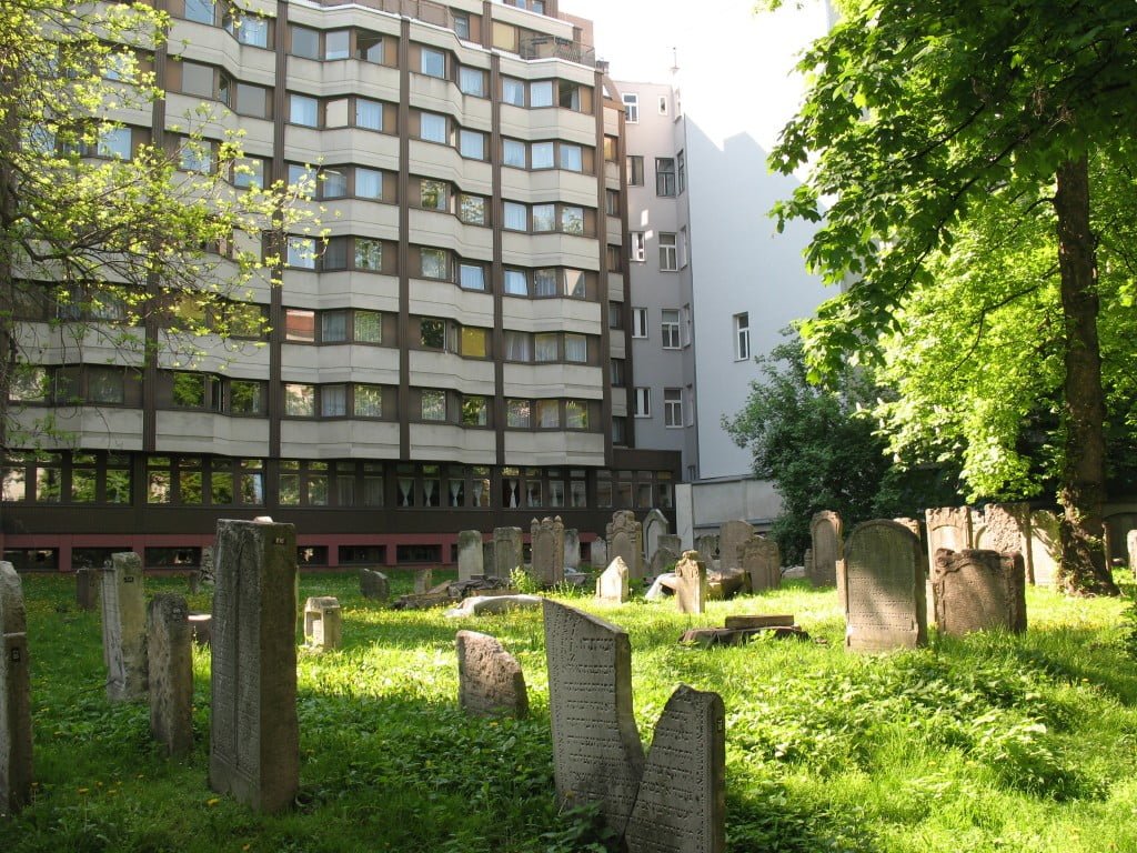 Seegasse cemetery1