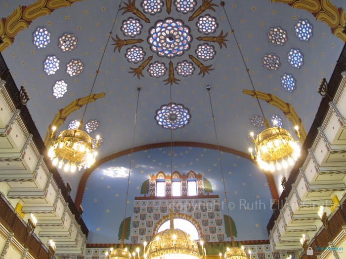 Interior, Kazinczy st. Synagogue, Budapest. Photo © Ruth Ellen Gruber