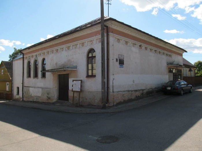 Synagogue in Krynki, long used as a cinema. Photo: Jozef Markiewicz/Shtetl Routes