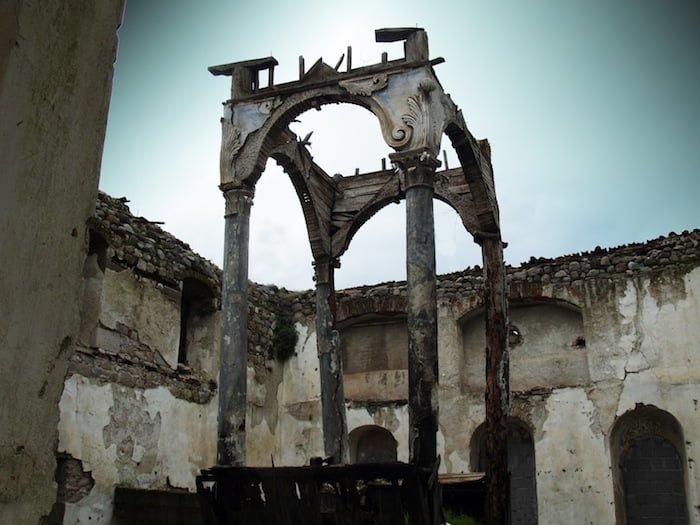 Yabets synagogue, Bergama, Turkey. Before restoration. Photo @ Fatih Kurunaz & Izmir Project