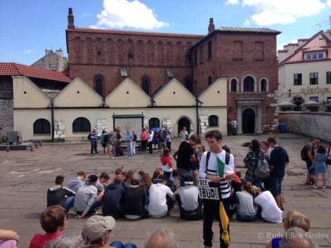 ourists outside the Old Synagogue, Krakow.