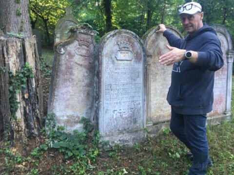Johannes Reiss in the Jewish cemetery, Kobersdorf, Austria