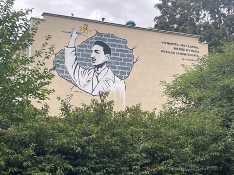 A mural in the Warsaw Ghetto area commemorating Marek Edelman. (September 2023)
