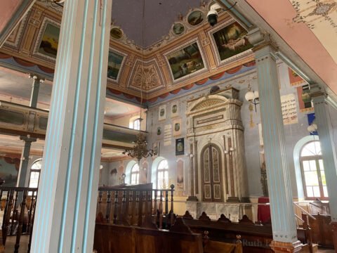 Interior, Great or Cereal Merchants synagogue, Bacău