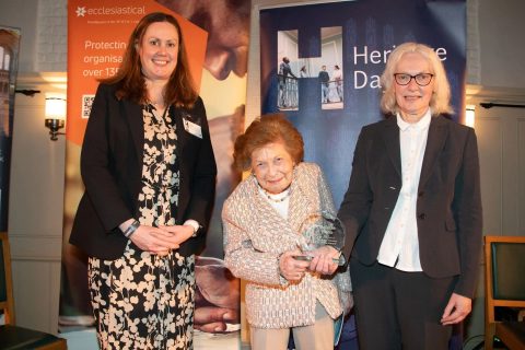 Valerie Bello receives the Heritage Heroes Award. Photo: B'nai B'rith UK