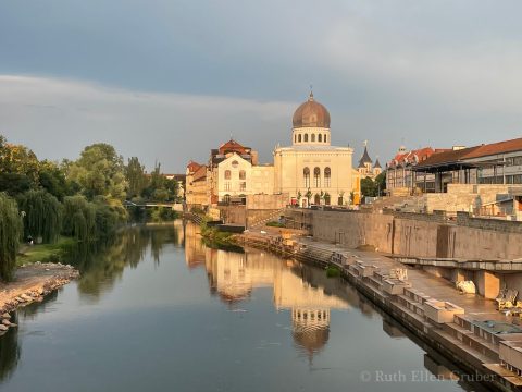 The Zion synagogue, Oradea. Built in 1878 and designed by the Jewish architect Dávid Busch, who was the city’s chief architect at the time.
