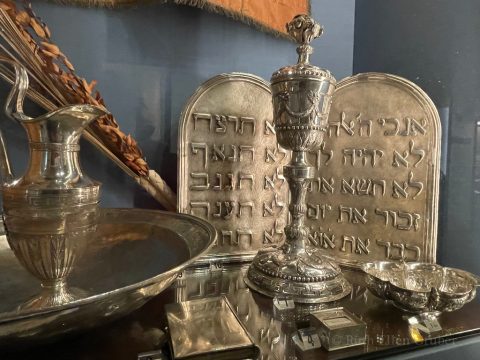 10 commandments in an installation, Rome Jewish Museum