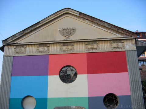 Facade of Tranzit House, with mural -- in 2006